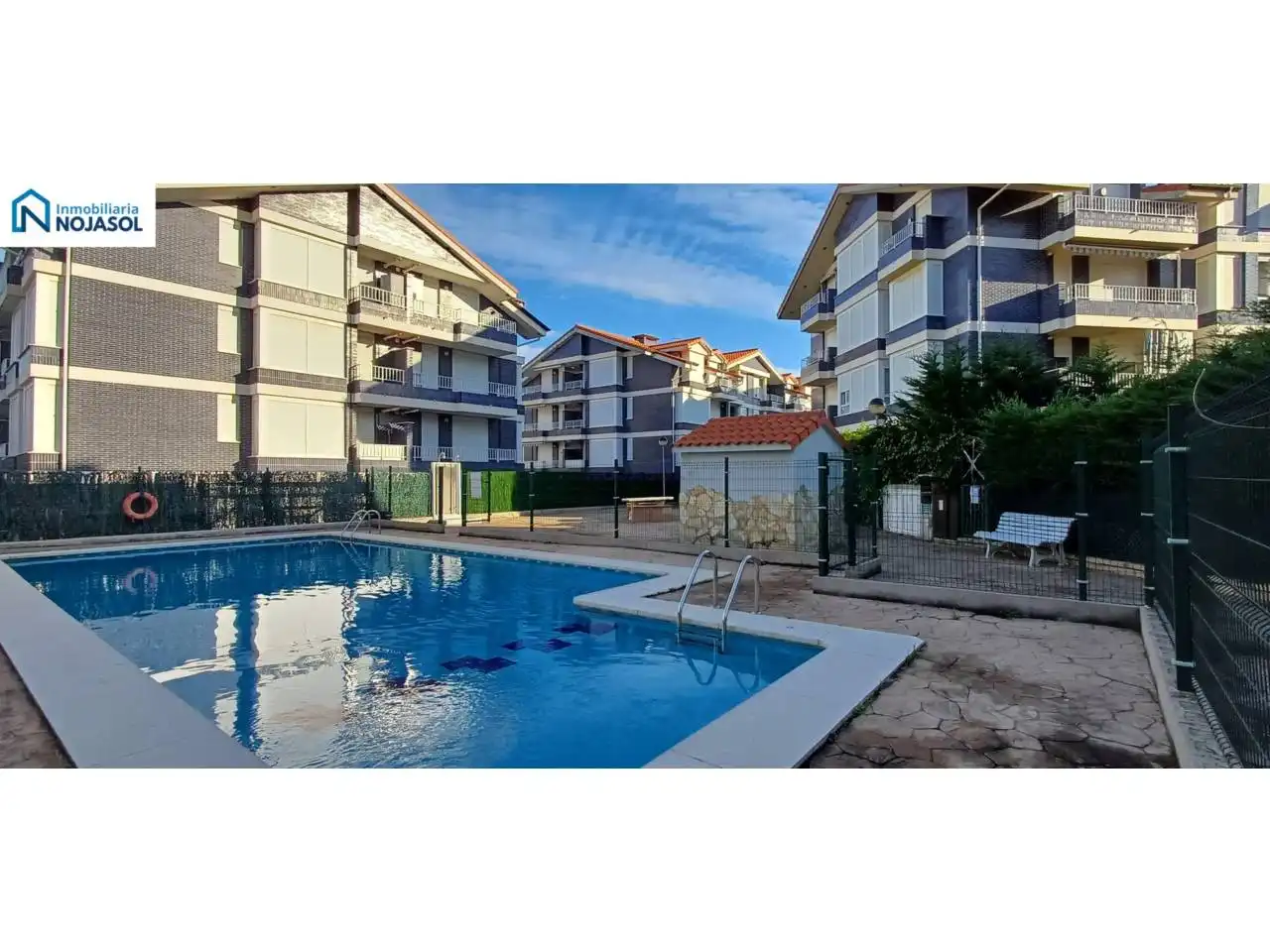 Piscina de Apartamento de alquiler en Noja con Calefacción, Jardín privado y Terraza