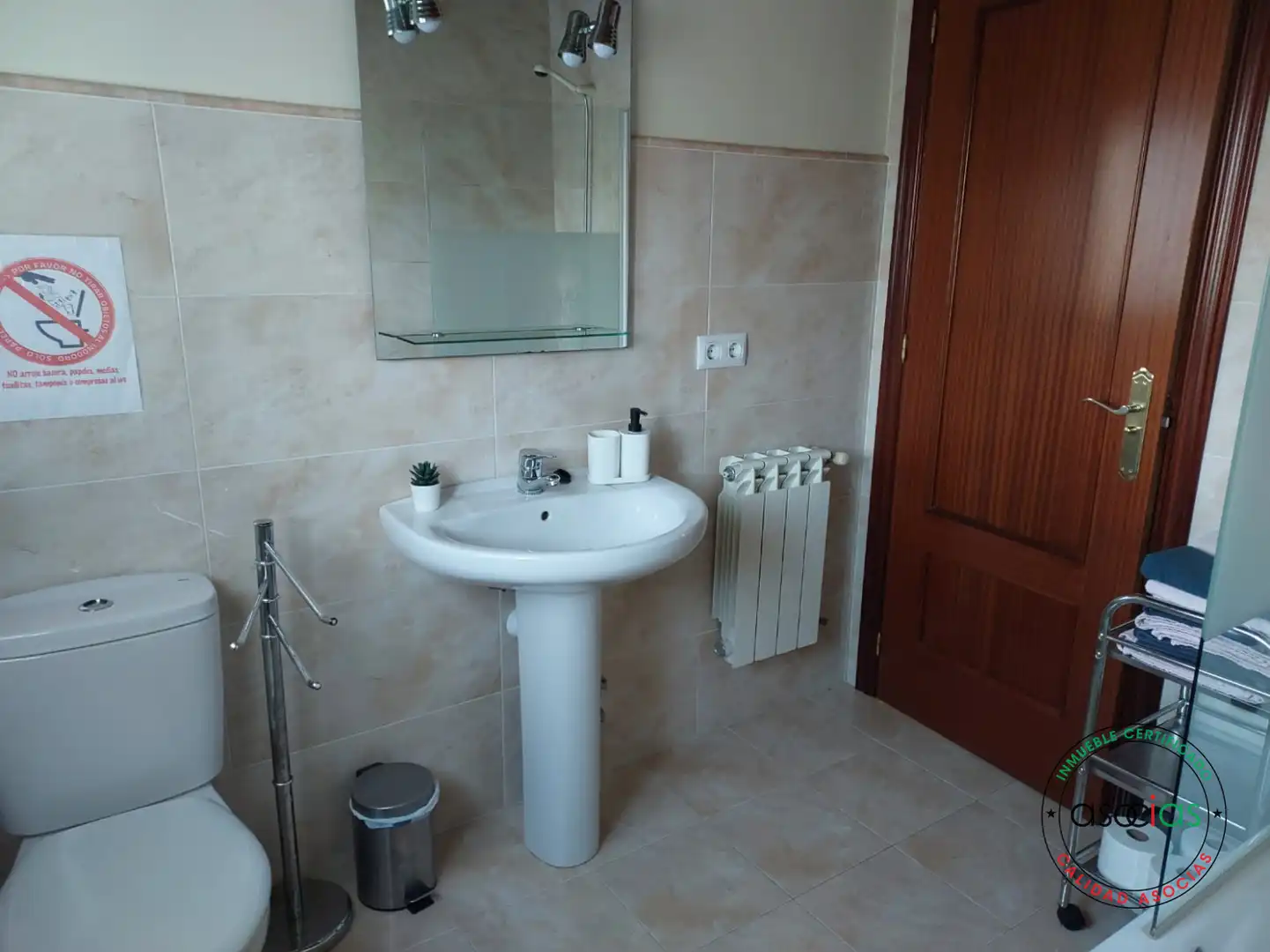 Bany de Casa o xalet en venda en Parres amb Calefacció, Jardí privat i Terrassa