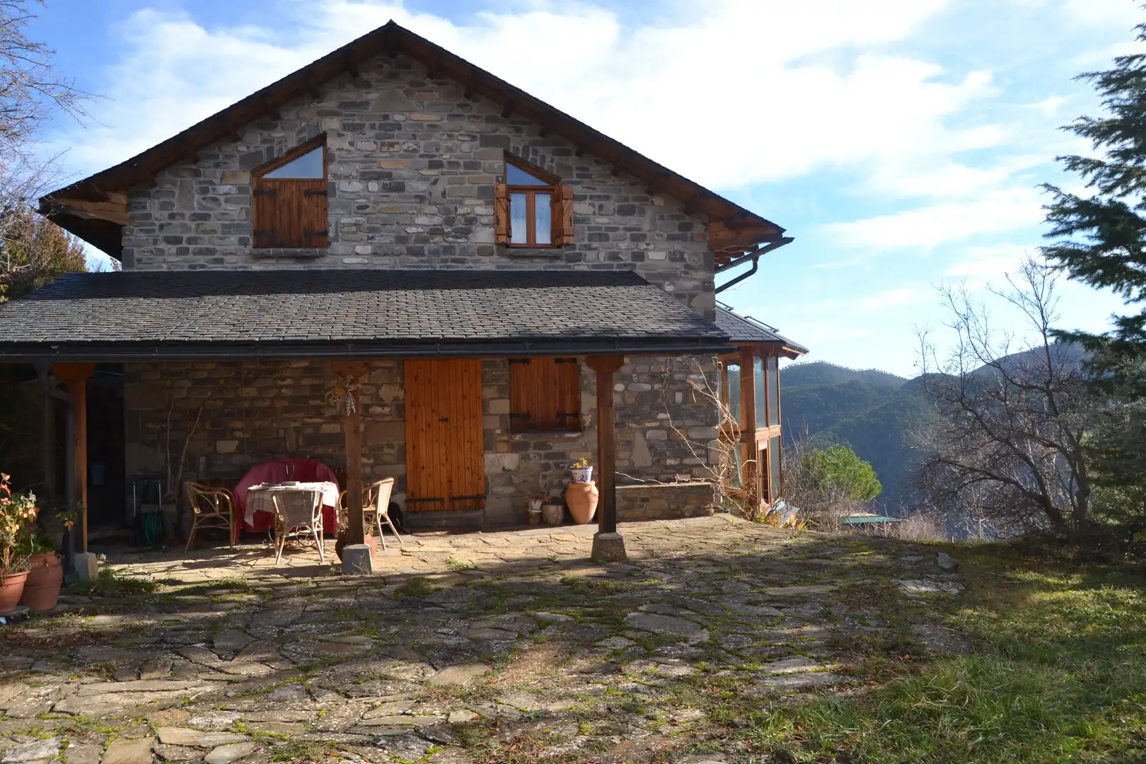 Haus oder Chalet zum Verkauf in Aisa mit Heizung und Privatgarten