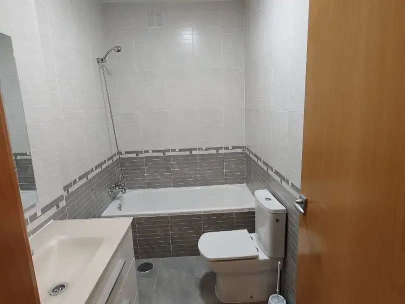 Bathroom of Flat for rent in Mocejón  with Furnished, Oven and Washing machine