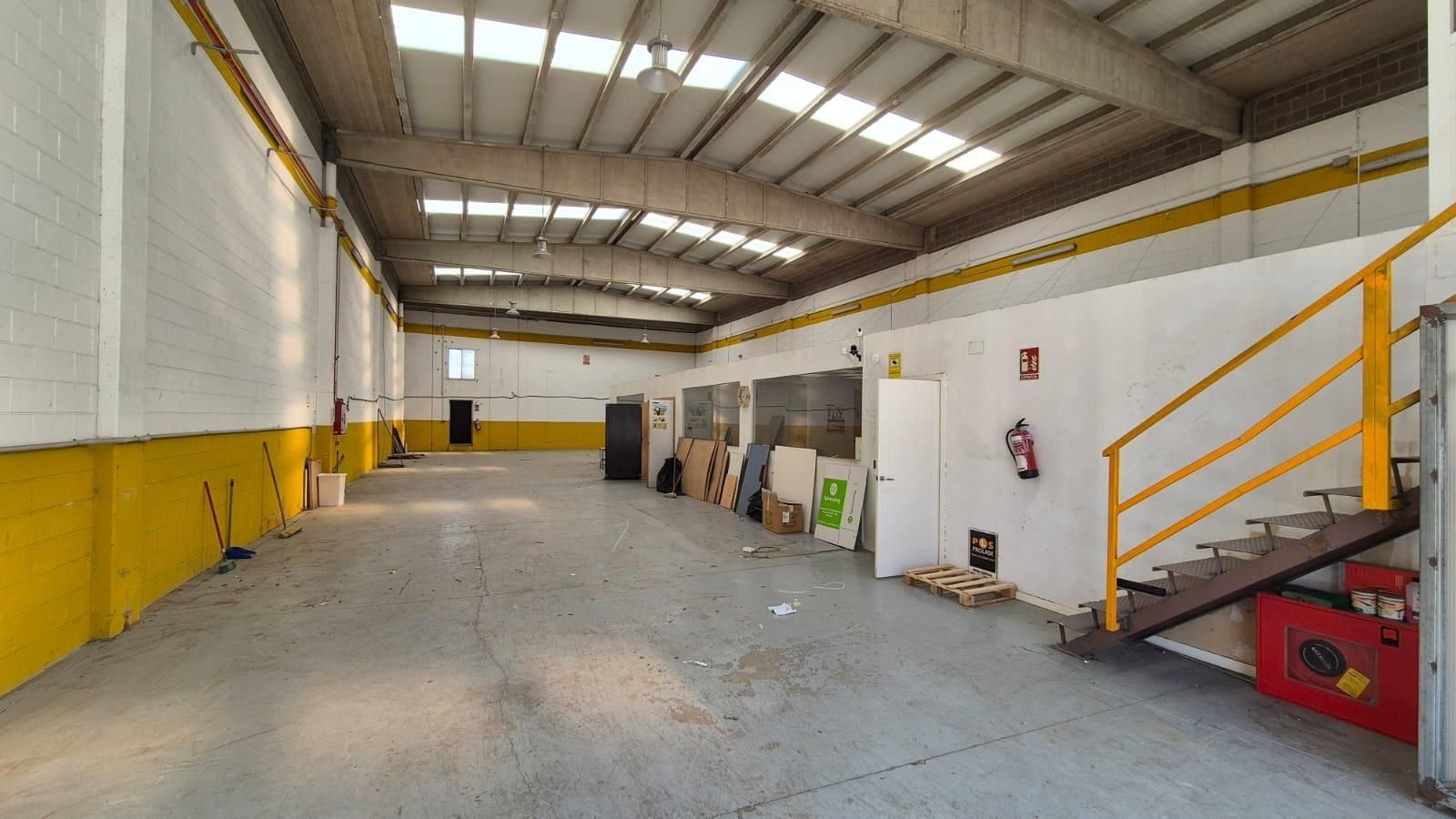 Industrial buildings to rent in Sud - Zona Industrial