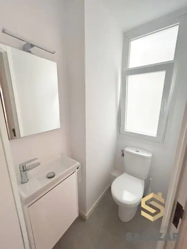 Bathroom of Flat for rent in Bilbao   with Balcony