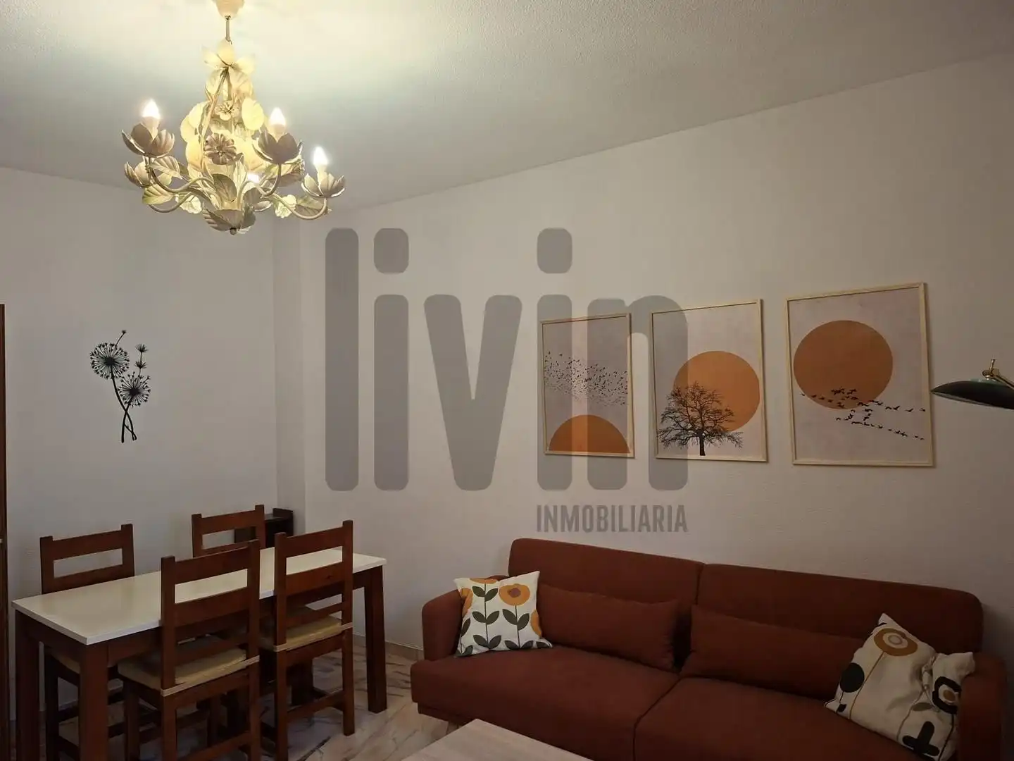 Sala d'estar de Pis de lloguer en Jaén amb Aire condicionat i Moblat