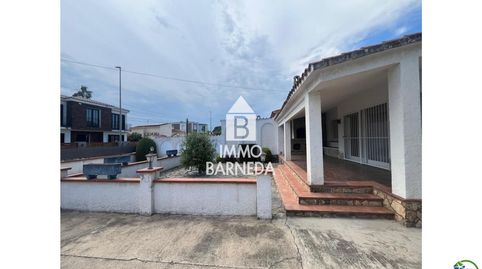 Foto 4 de Casa o chalet en venta en Peni, 115, Peni, Empuriabrava