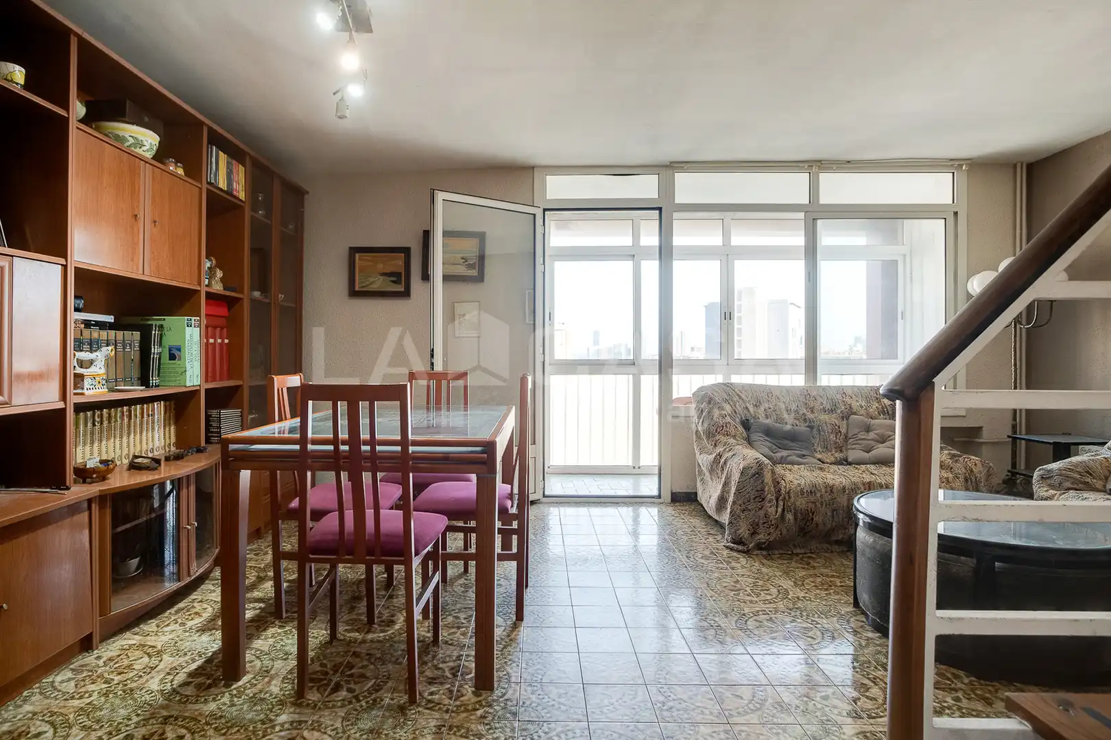 Sala d'estar de Dúplex en venda en Barcelona amb Balcó