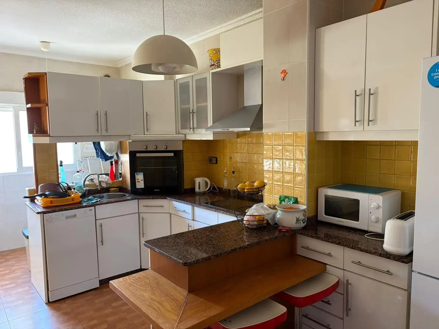 Cocina de Piso para compartir en Cartagena con Aire acondicionado y Parquet