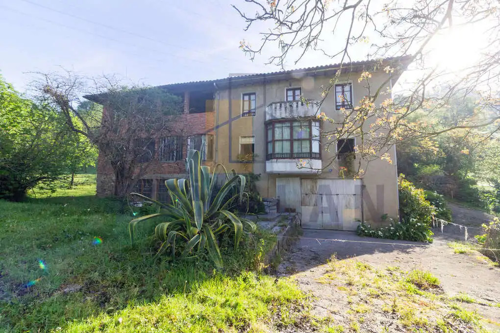 Casa rustica con terrazza in vendita a Berriz