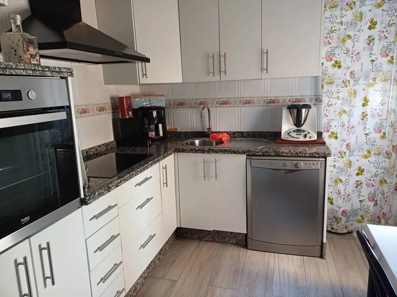 Cuina de Pis en venda en  Huelva Capital amb Aire condicionat i Moblat