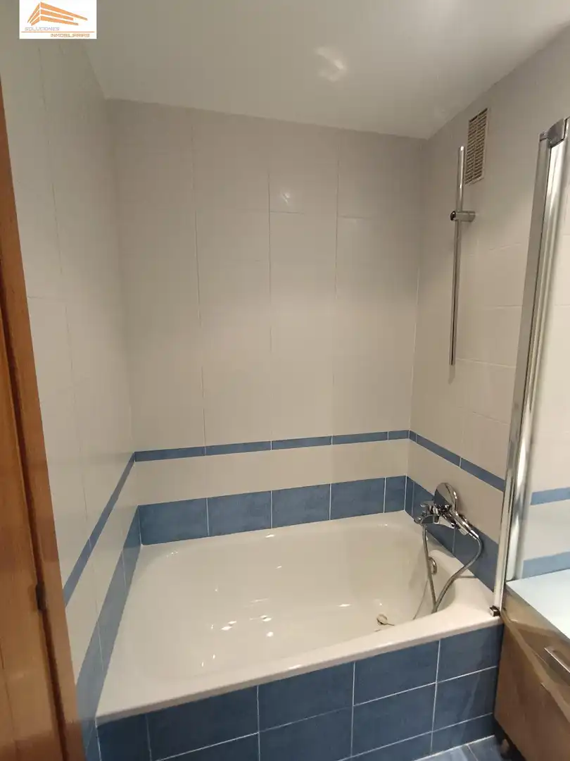 Badezimmer von Wohnung zum Verkauf in Valladolid mit Heizung, Privatgarten und Abstellraum