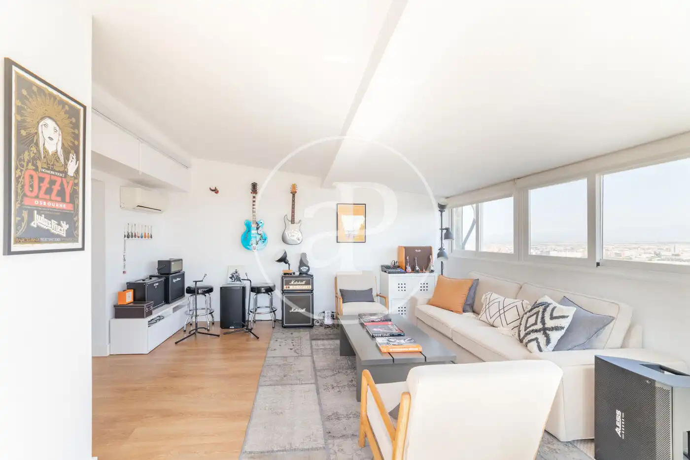 Sala de estar de Ático en venta en Madrid con Aire acondicionado, Calefacción y Jardín privado
