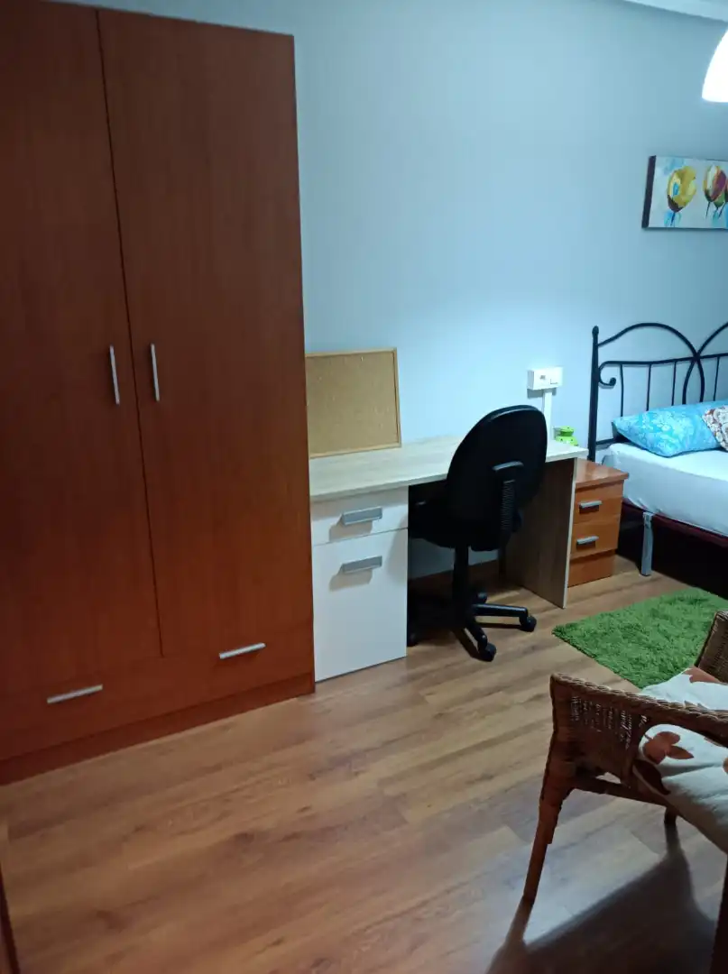 Bedroom of Flat for rent in Oviedo   with Heating, Furnished and Oven