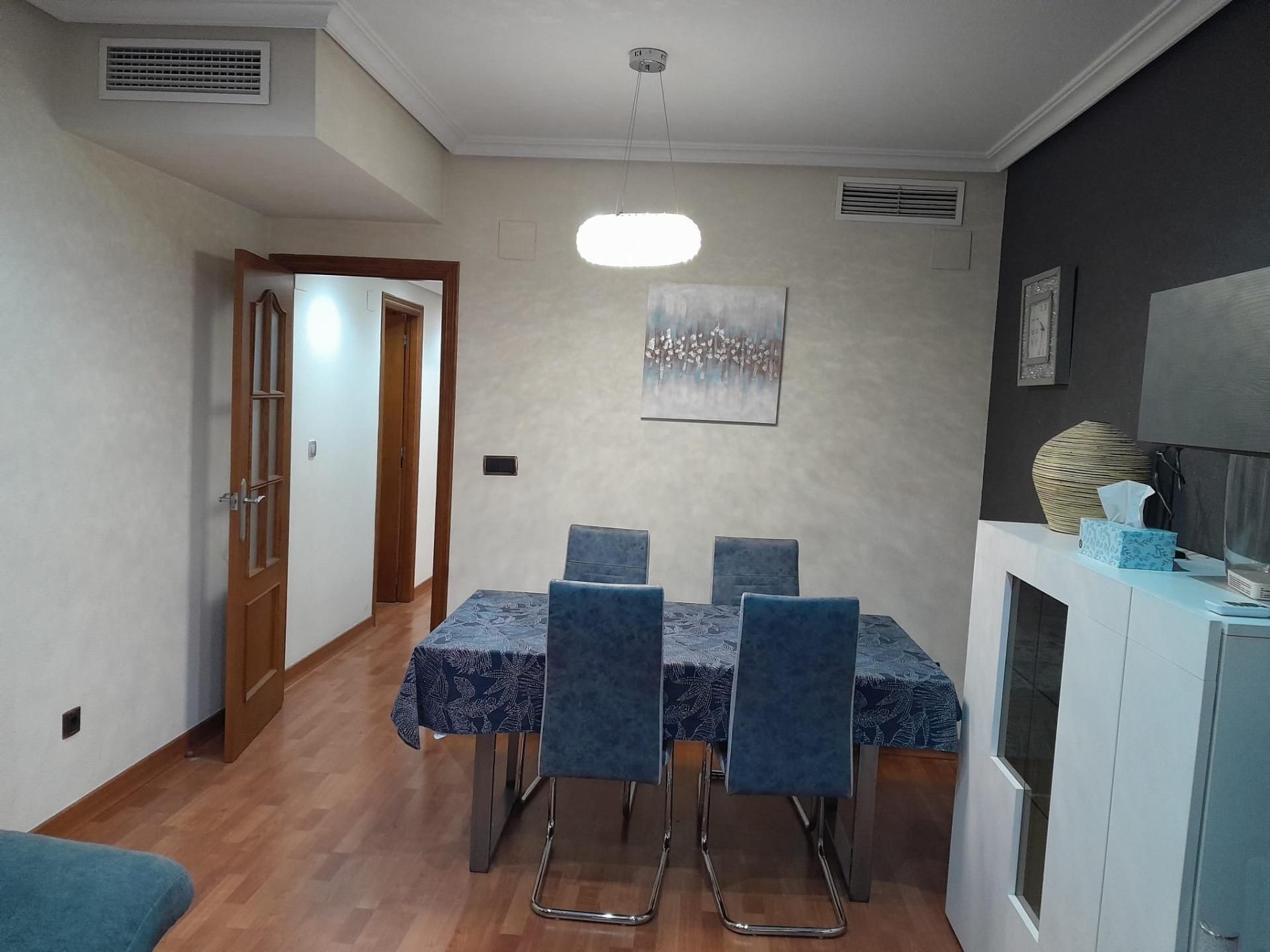 Menjador de Apartament en venda en Torrevieja amb Aire condicionat, Parquet i Terrassa
