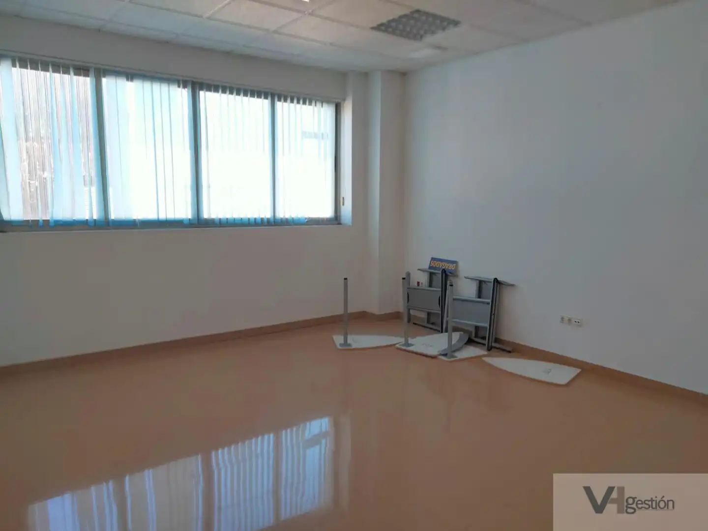 Oficina en venta en Villamartín