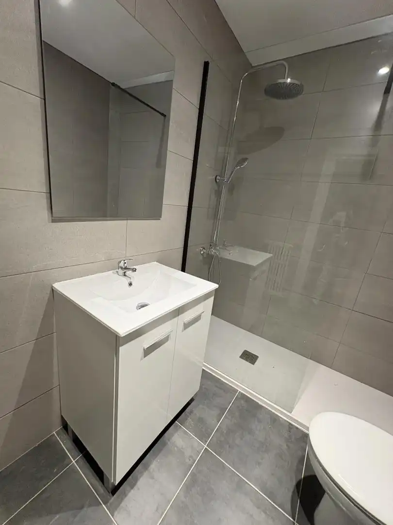 Wohnung zur Miete in Calle de Torres Miranda, Chopera