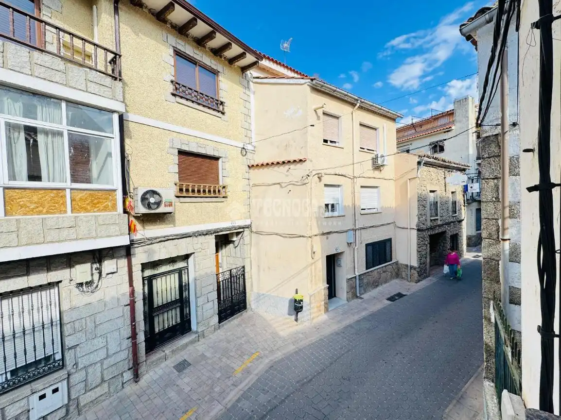 Vista exterior de Casa adosada en venda en El Real de San Vicente amb Calefacció i Terrassa