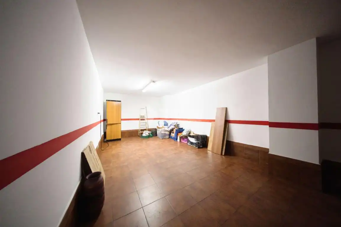 Casa adosada en venda en Laguna de Duero amb Calefacció, Parquet i Balcó