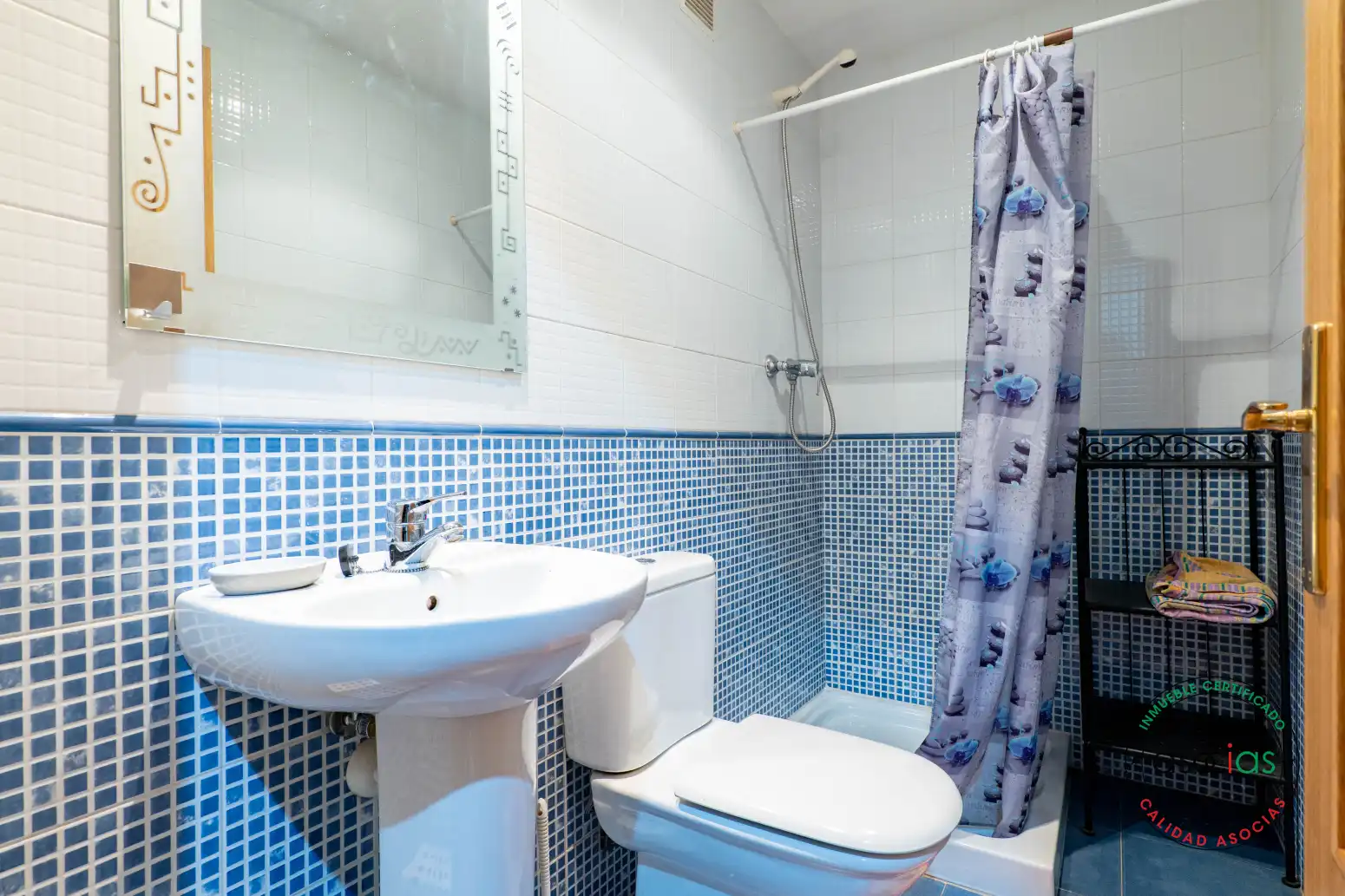 Baño de Piso en venta en Gijón  con Calefacción, Terraza y Trastero