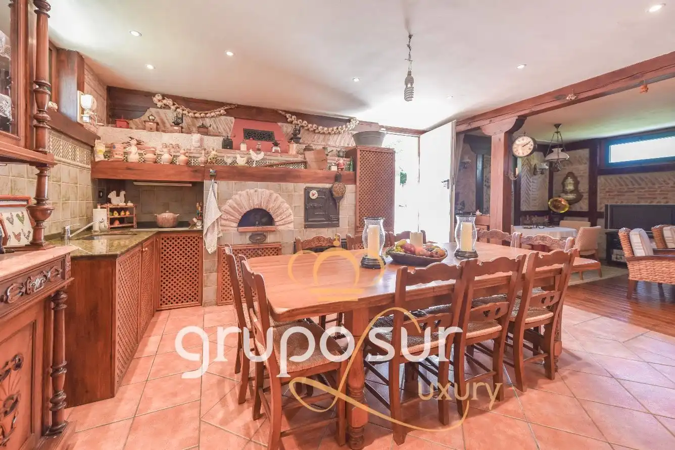 Casa o xalet en venda a Calle de la Fuente del Berrocal, 1, El Berrocal