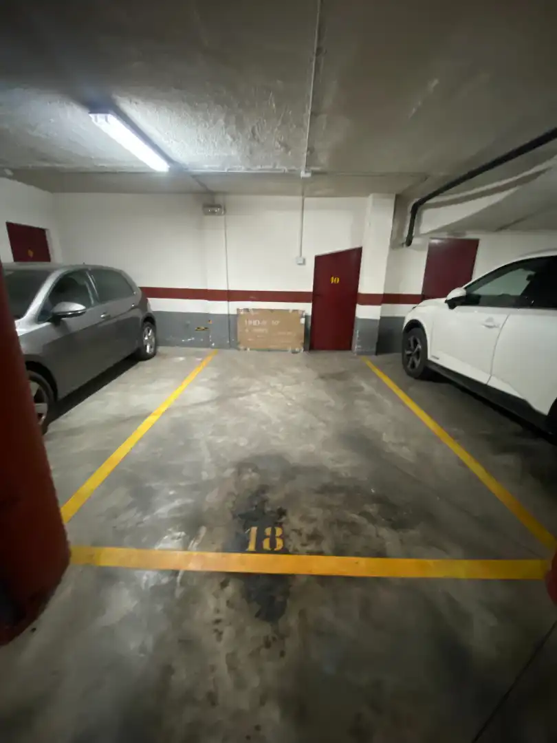 Parking de Piso de alquiler en Málaga con Aire acondicionado, Terraza y Trastero