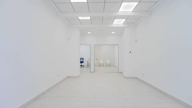 Local comercial en Venta en Calle ORIHUELA en Puerto Deportivo