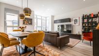 Living room of Flat for sale in  Madrid Capital  with Community pool