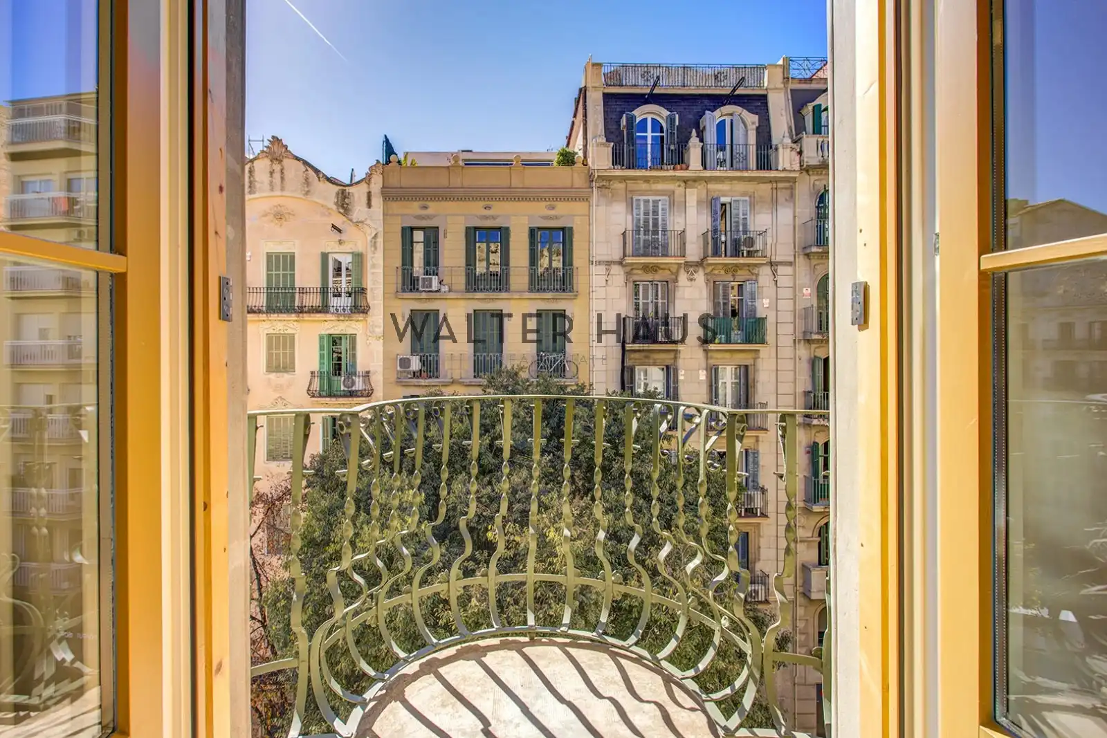 Wohnung mit Balkon zum Verkauf in Carrer d'Enric Granados, imagen 2