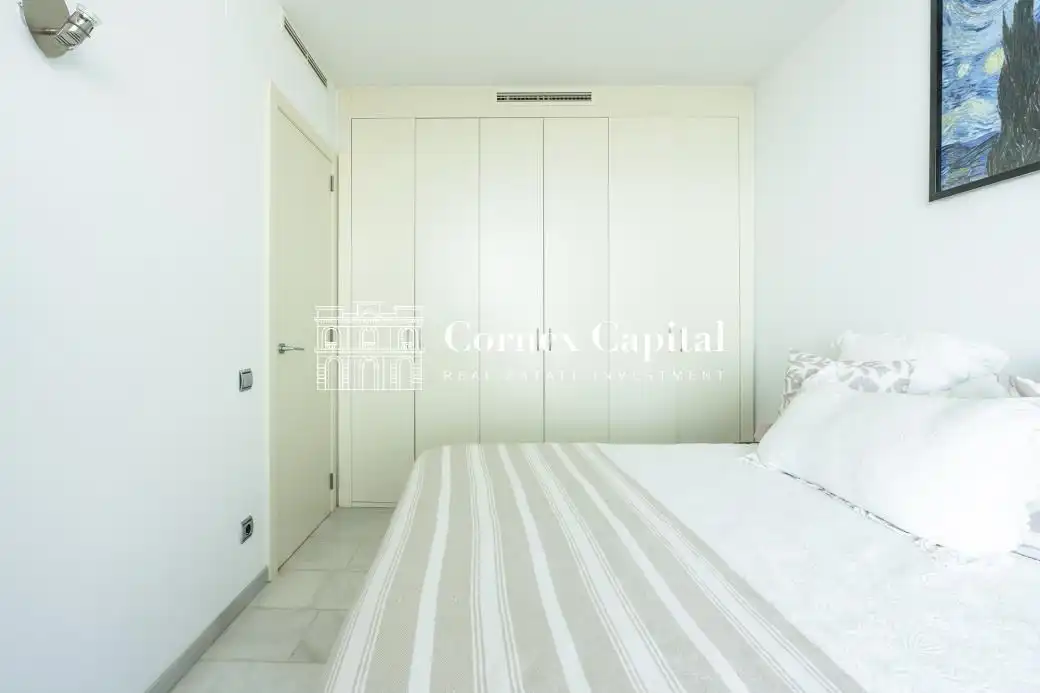 Schlafzimmer von Wohnung zum Verkauf in Barcelona mit Klimaanlage, Heizung und Privatgarten
