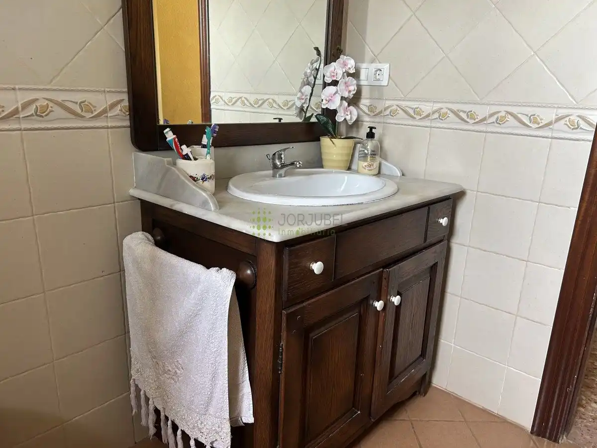 Bany de Casa o xalet en venda en Benicasim / Benicàssim amb Terrassa i Piscina