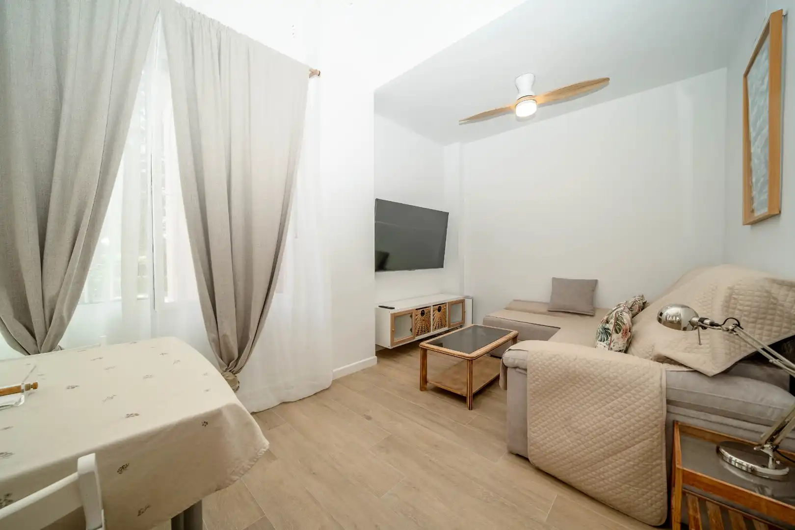 Living room of Study for rent in Orihuela  with Swimming Pool, Furnished and Oven