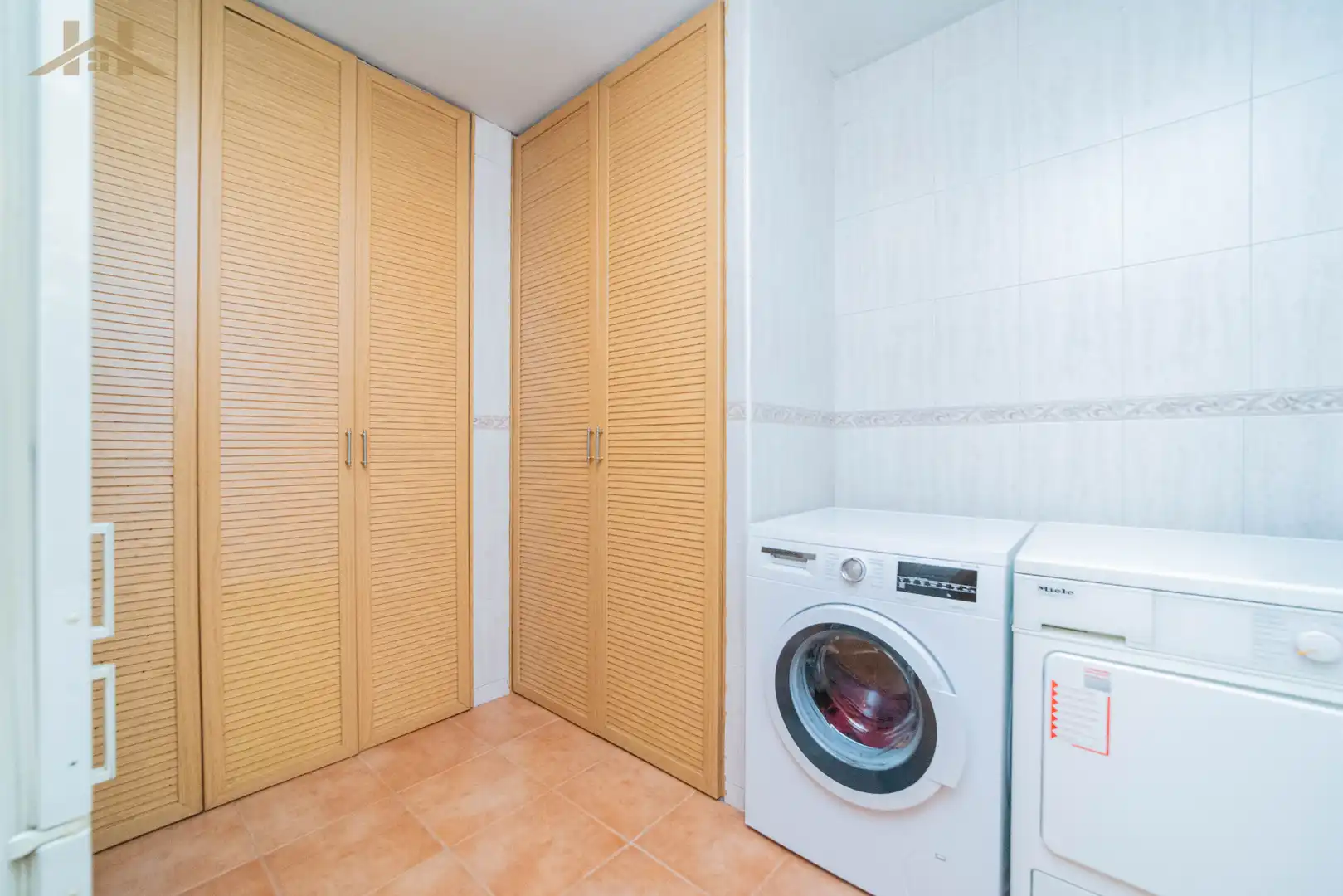 Badezimmer von Einfamilien-Reihenhaus zum Verkauf in Boadilla del Monte mit Heizung, Privatgarten und Abstellraum