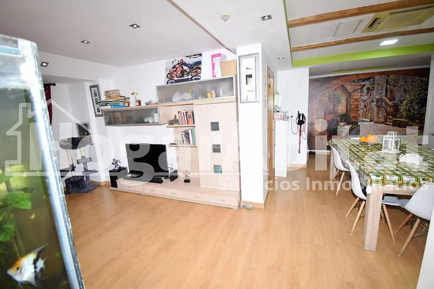 Wohnung zum Verkauf in Xirivella mit Klimaanlage, Parkett und Balkon