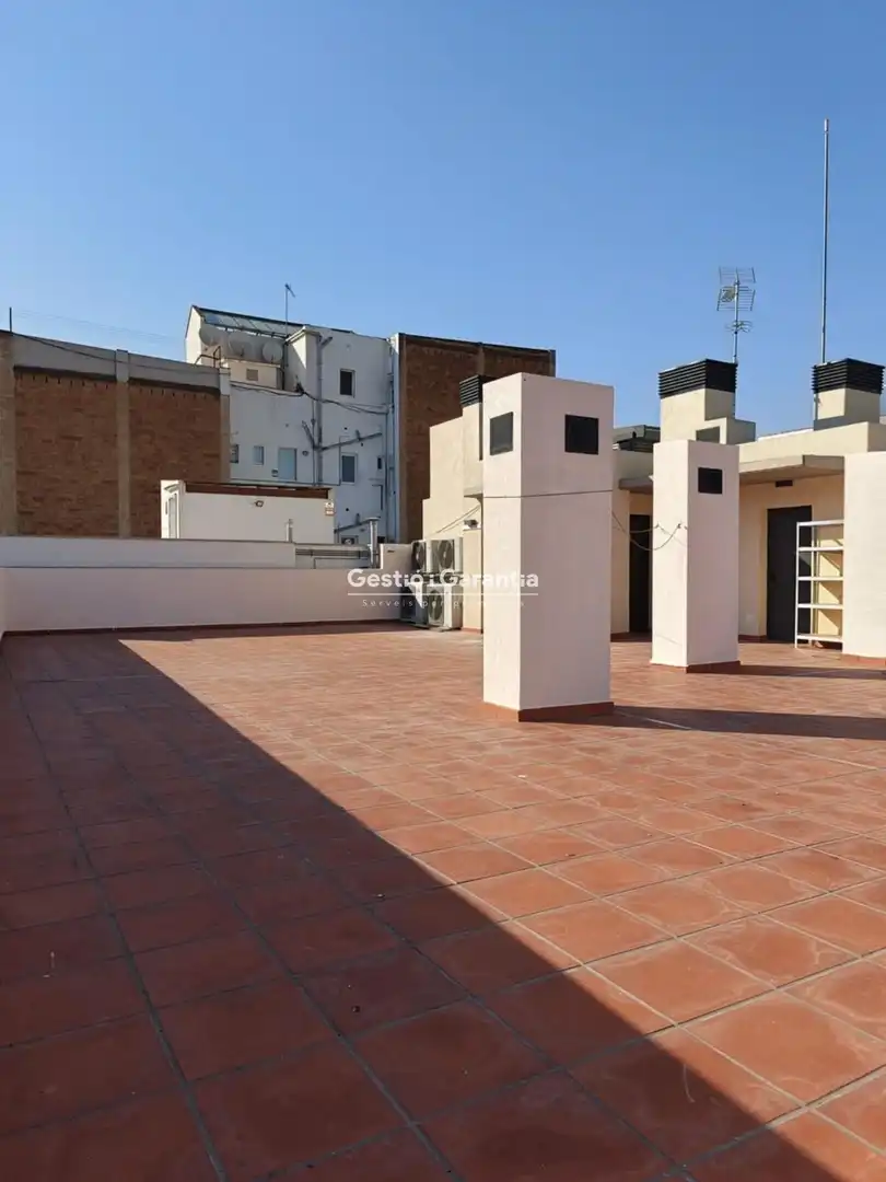 Terraza de Piso en venta en L'Hospitalet de Llobregat con Terraza y Amueblado