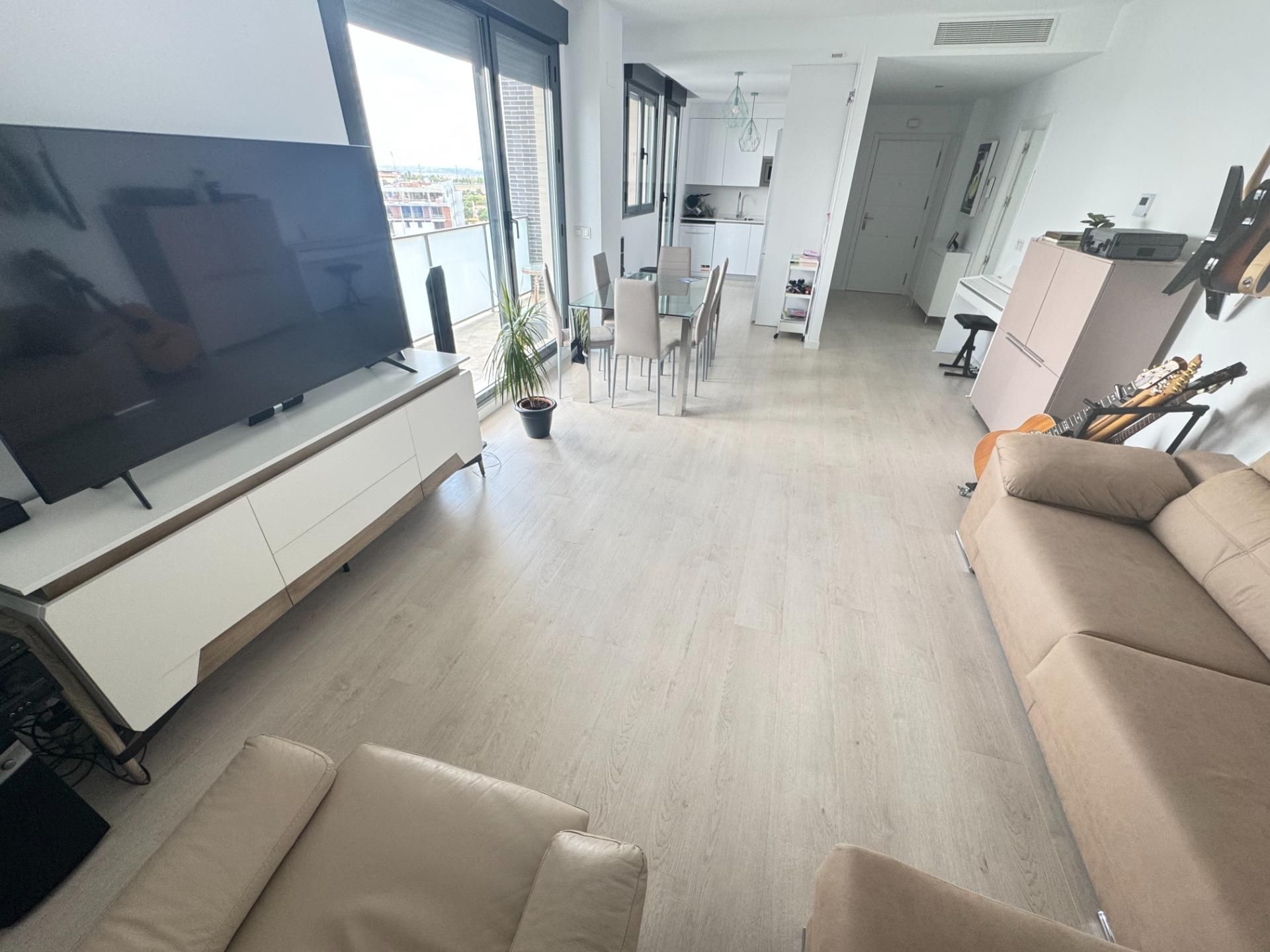 Sala d'estar de Pis en venda en Dos Hermanas amb Aire condicionat, Terrassa i Traster