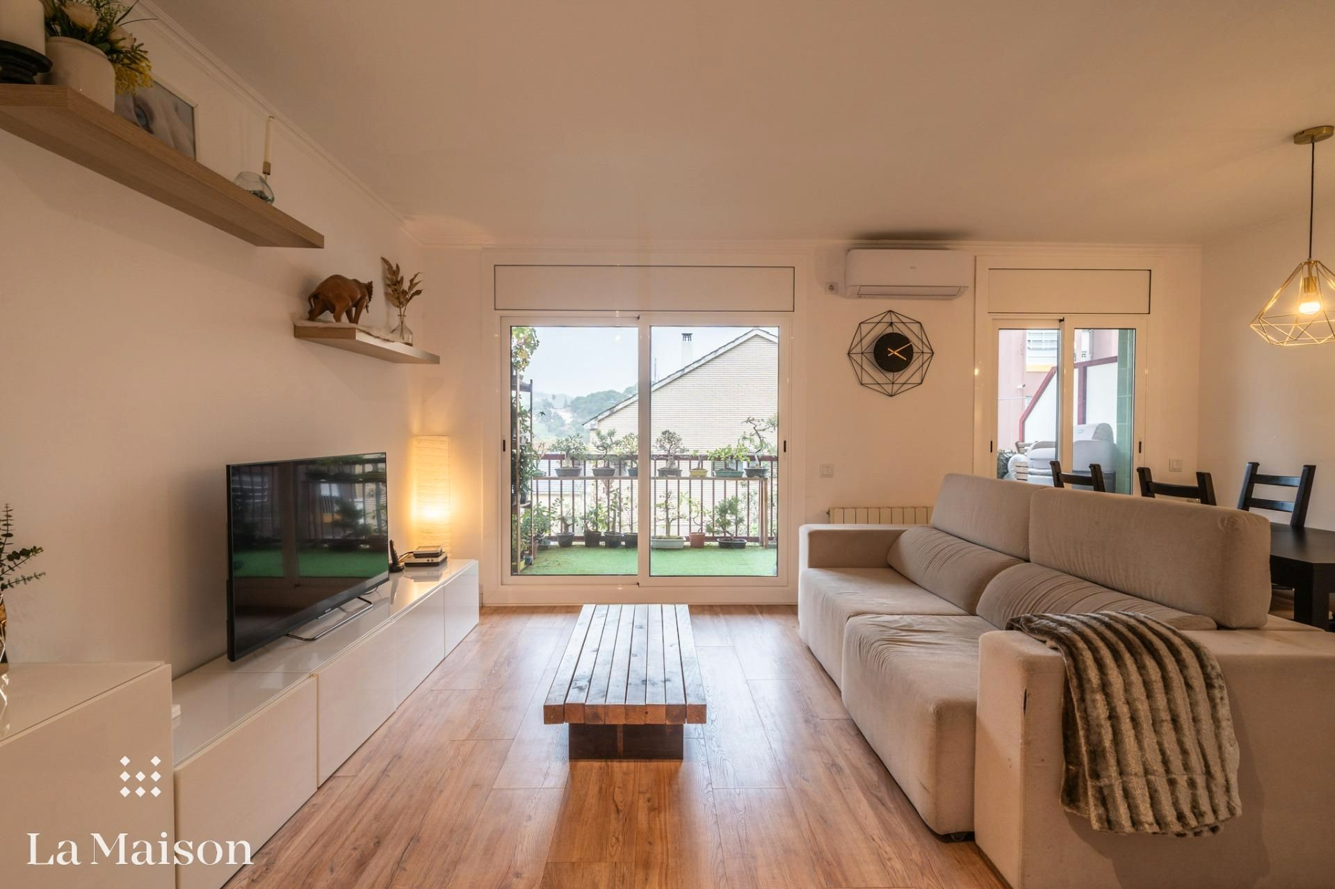 Sala d'estar de Pis en venda en Sant Andreu de Llavaneres amb Aire condicionat, Terrassa i Piscina comunitària