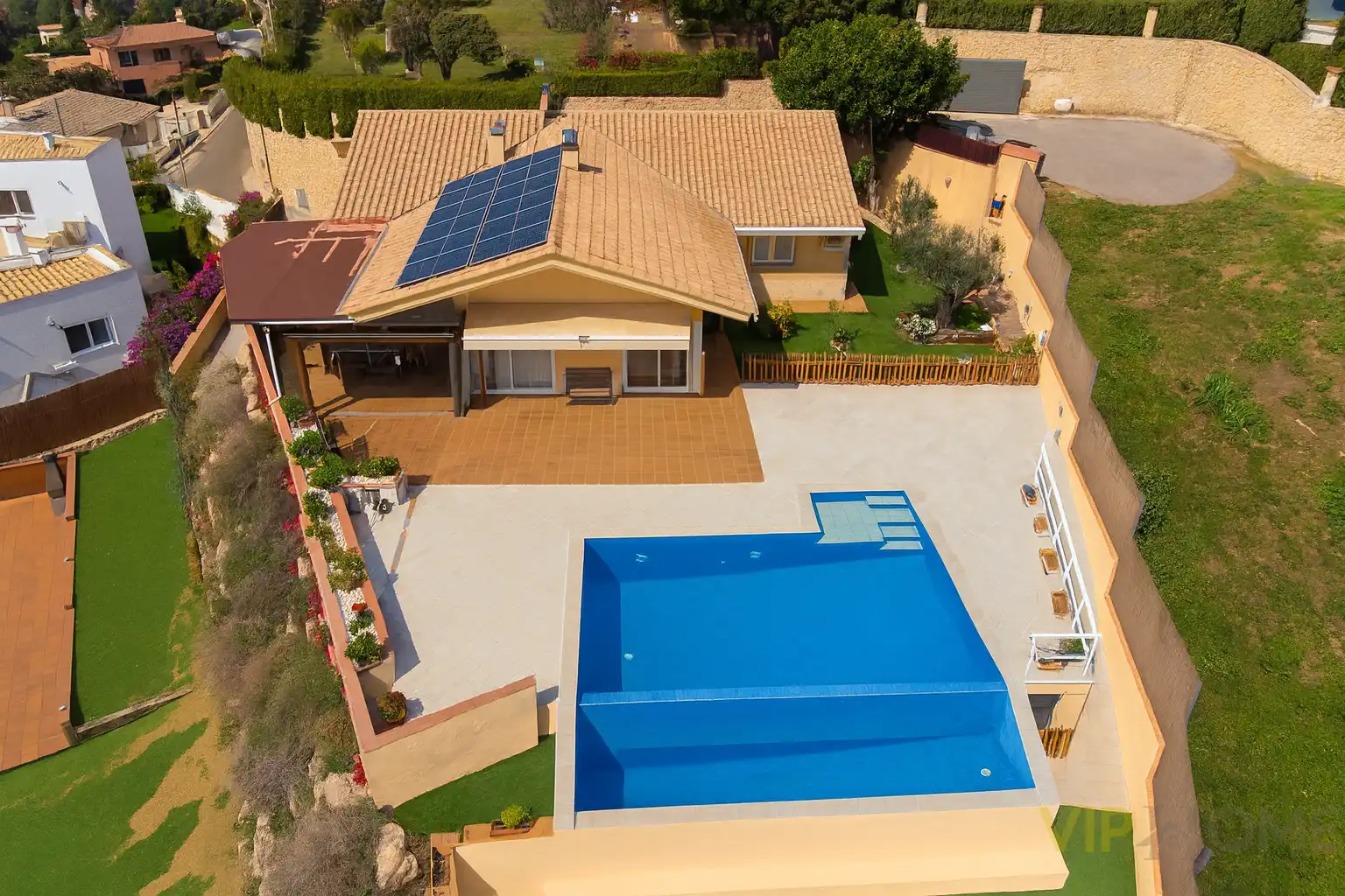 Swimming pool of Houses for sale in Castell d'Aro, Platja d'Aro i s'Agaró  with Air Conditioner, Heating and Terrace