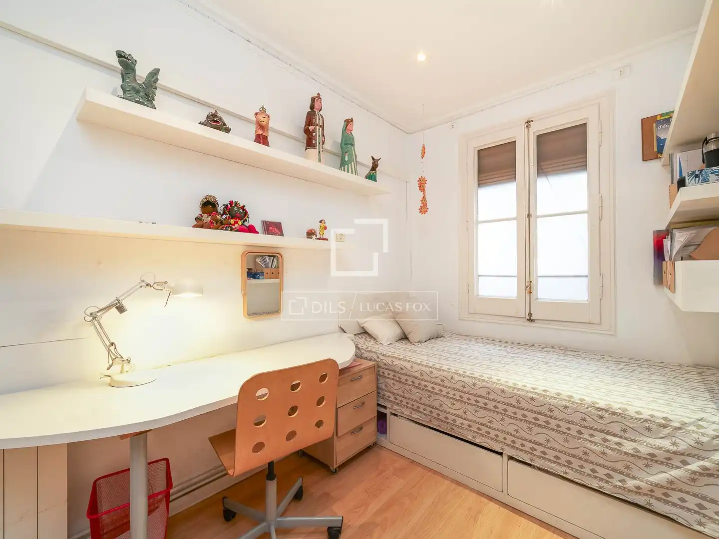 Schlafzimmer von Wohnung zum Verkauf in Barcelona mit Heizung und Balkon