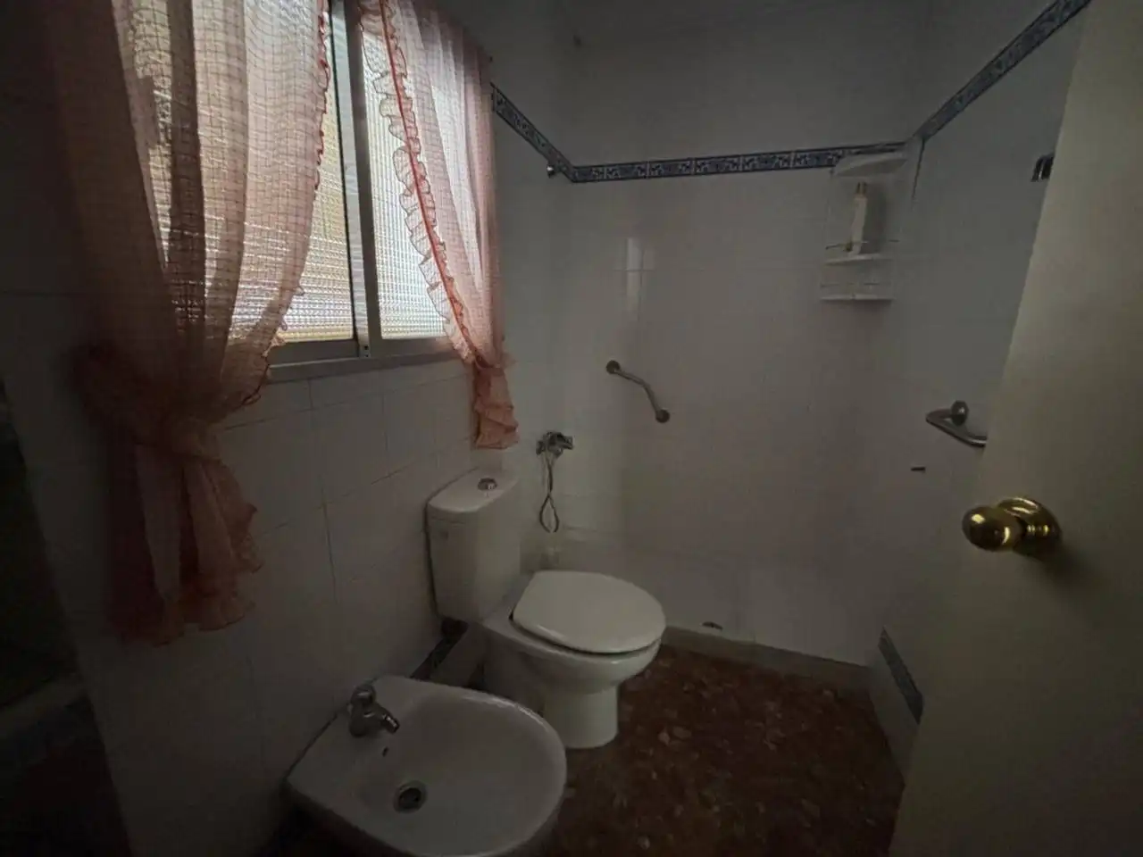 Bany de Casa o xalet en venda en San Bartolomé de la Torre amb Terrassa