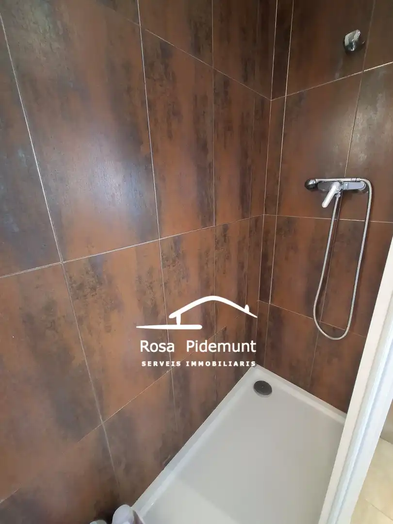 Piso en venta en Lloret de Mar con Calefacción, Parquet y Terraza