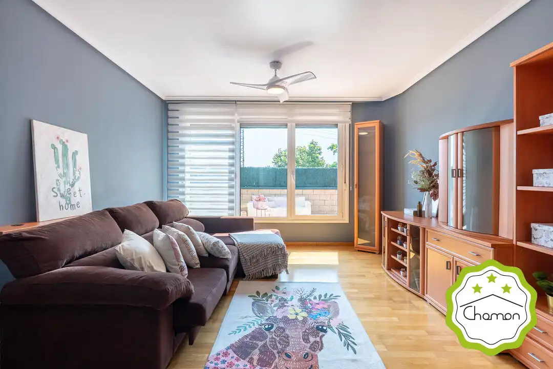Wohnzimmer von Einfamilien-Reihenhaus zum Verkauf in Barakaldo  mit Heizung, Privatgarten und Terrasse