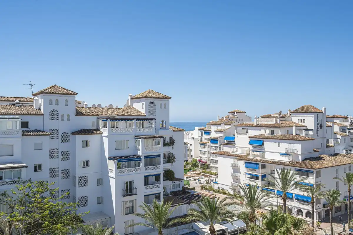 Ático con piscina en venta en Avenida Playas del Duque, imagen 9
