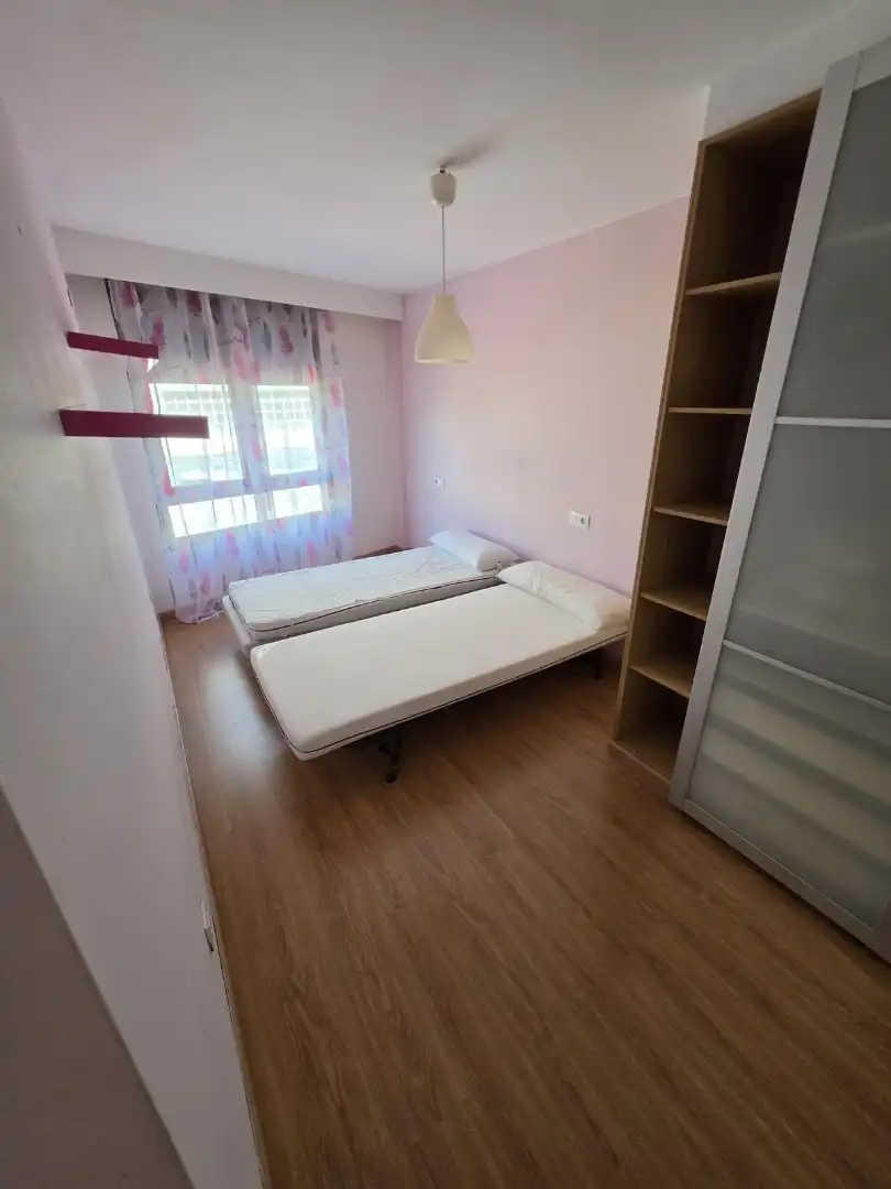 Habitación de Piso de alquiler en Ferrol con Calefacción, Amueblado y Horno