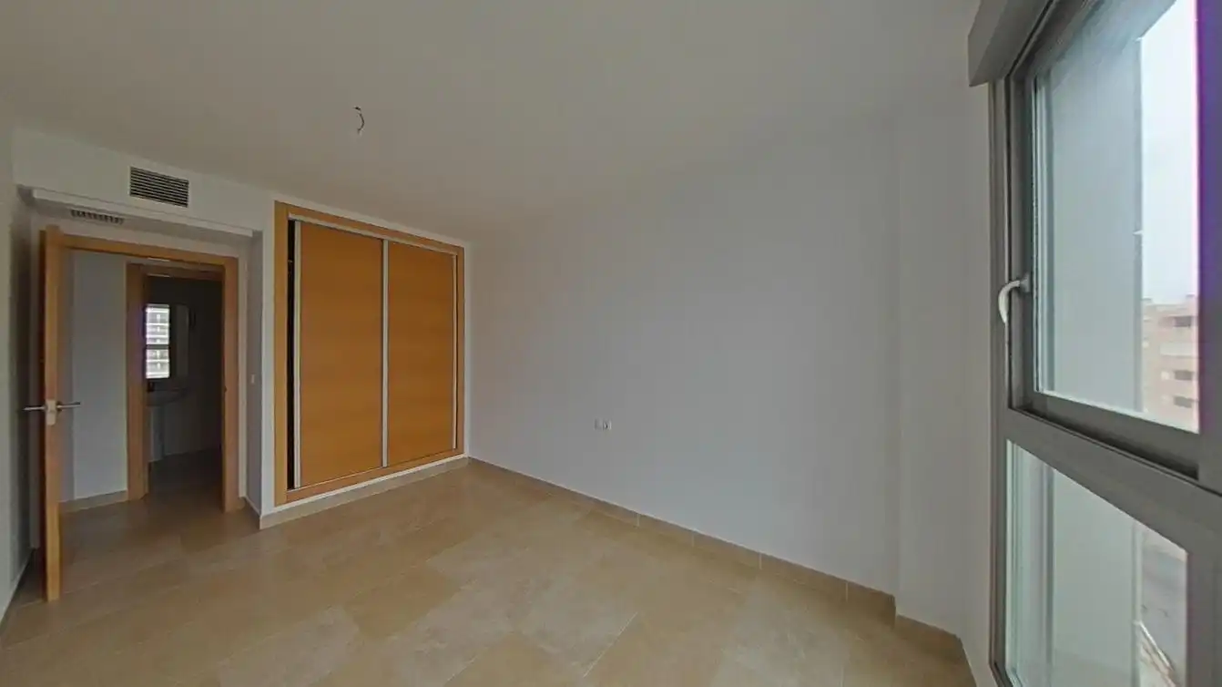 Piso en venta en Alicante / Alacant con Aire acondicionado, Calefacción y Piscina