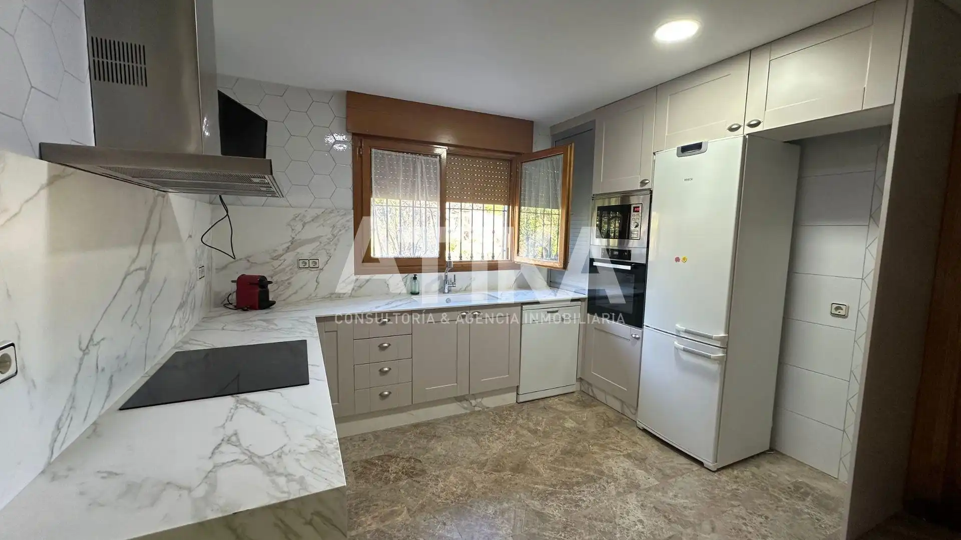 Kitchen of Houses for sale in Ontinyent  with Air Conditioner, Private garden and Parquet flooring