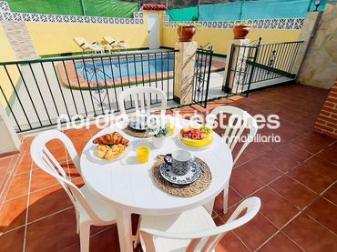 Casa amb piscina en venda a Torrox Pueblo