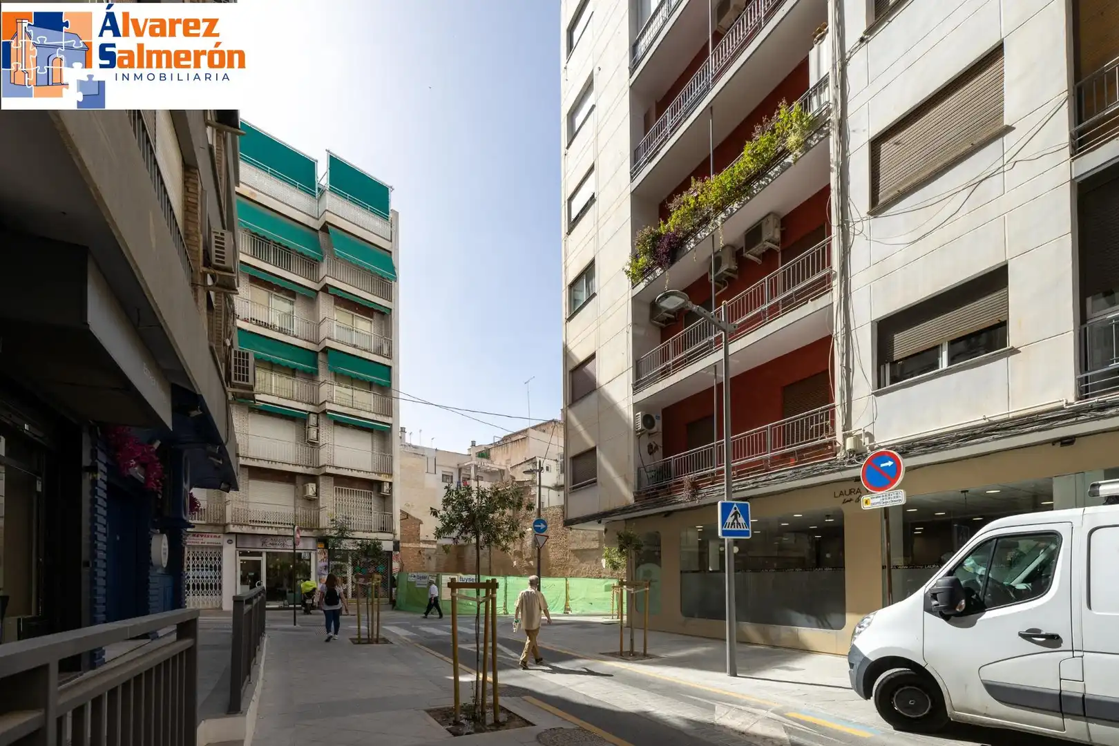Exterior view of Flat for sale in Granada  with Air Conditioner, Heating and Parquet flooring