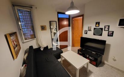 Living room of Flat for sale in  Madrid Capital  with Heating