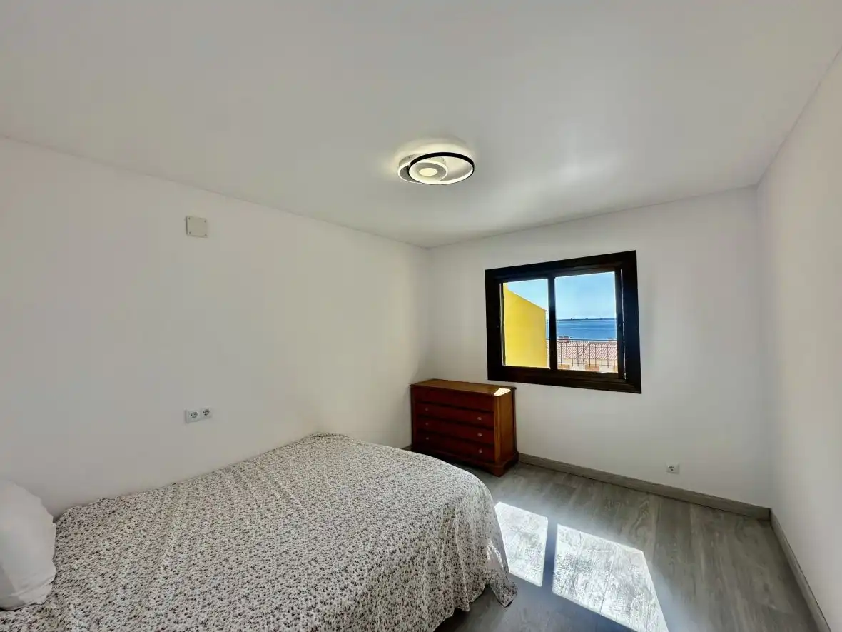 Dormitori de Apartament en venda en Santa Pola amb Calefacció i Terrassa