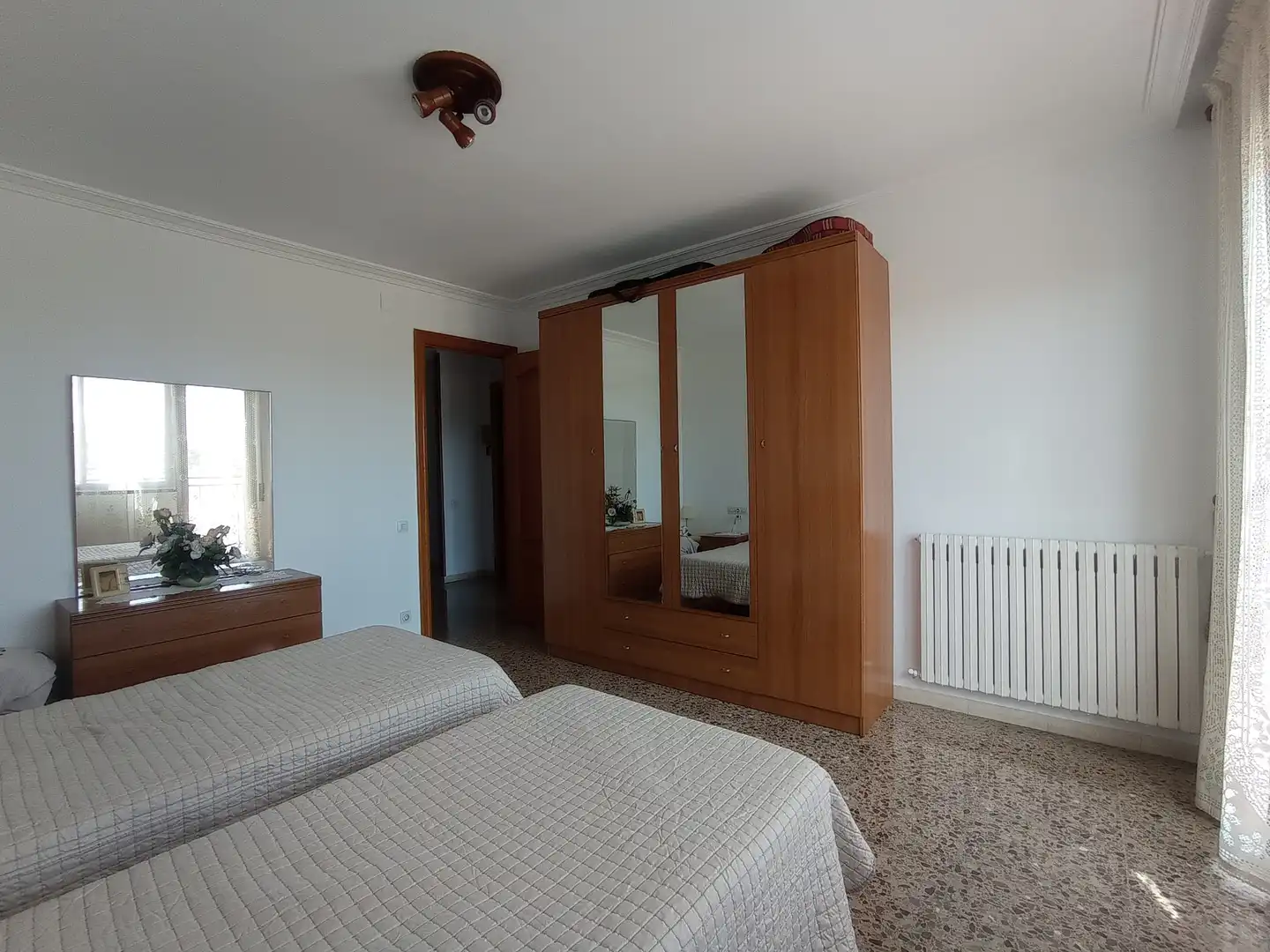 Schlafzimmer von Einfamilien-Reihenhaus zum Verkauf in Santa Perpètua de Mogoda mit Klimaanlage, Heizung und Terrasse