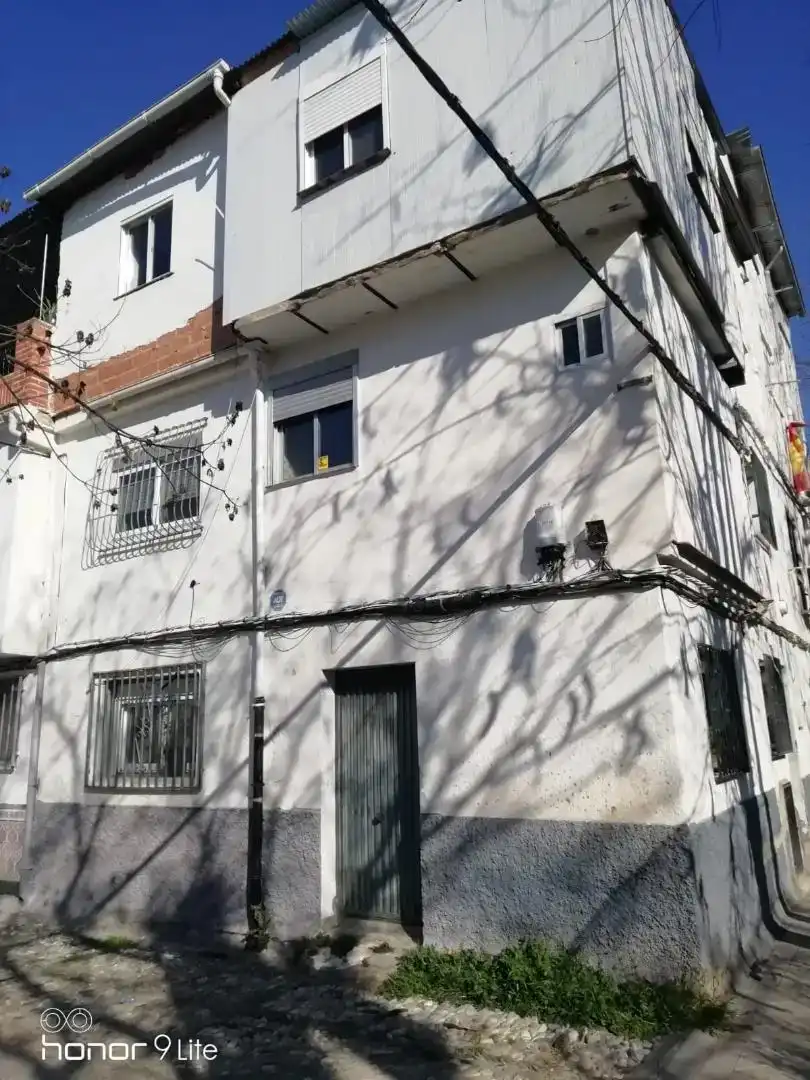 Vista exterior de Casa adosada en venda en  Granada Capital amb Aire condicionat, Piscina i Balcó