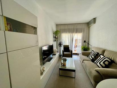 Living room of Flat for sale in  Barcelona Capital  with Balcony